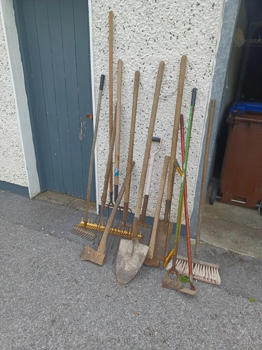 Selection of farm or yard tools - Image 3