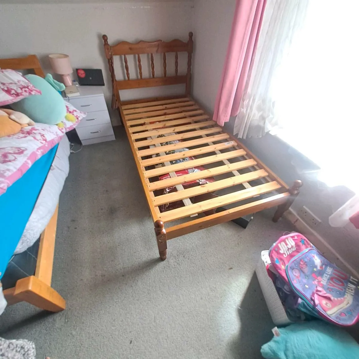2 single beds - Image 4