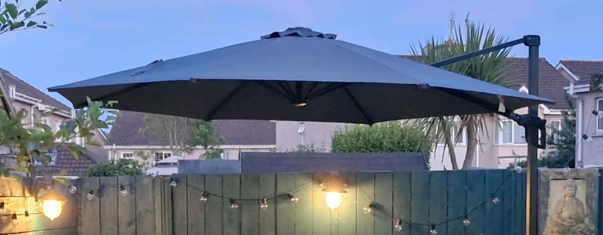 3m parasol as new - Image 2