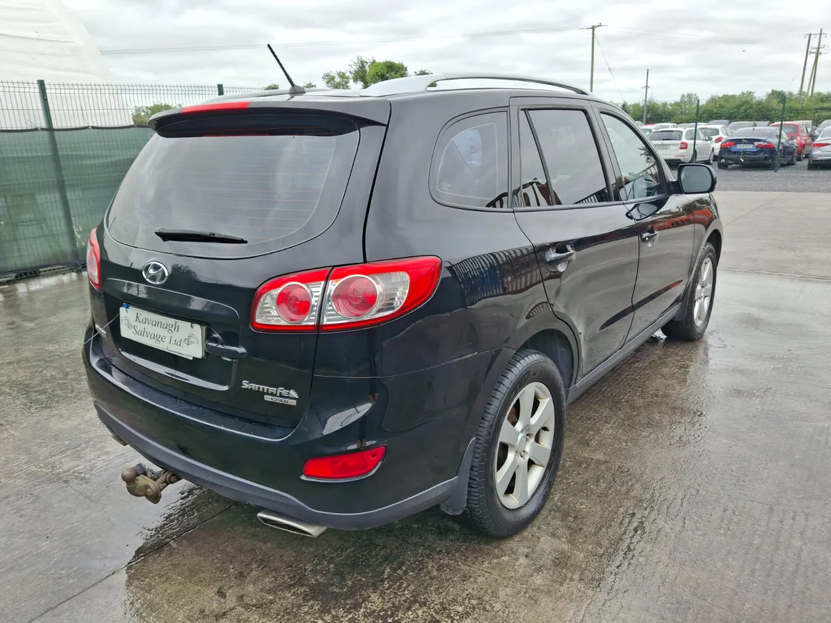 2011 Hyundai Santa Fe 7 seater - Image 4