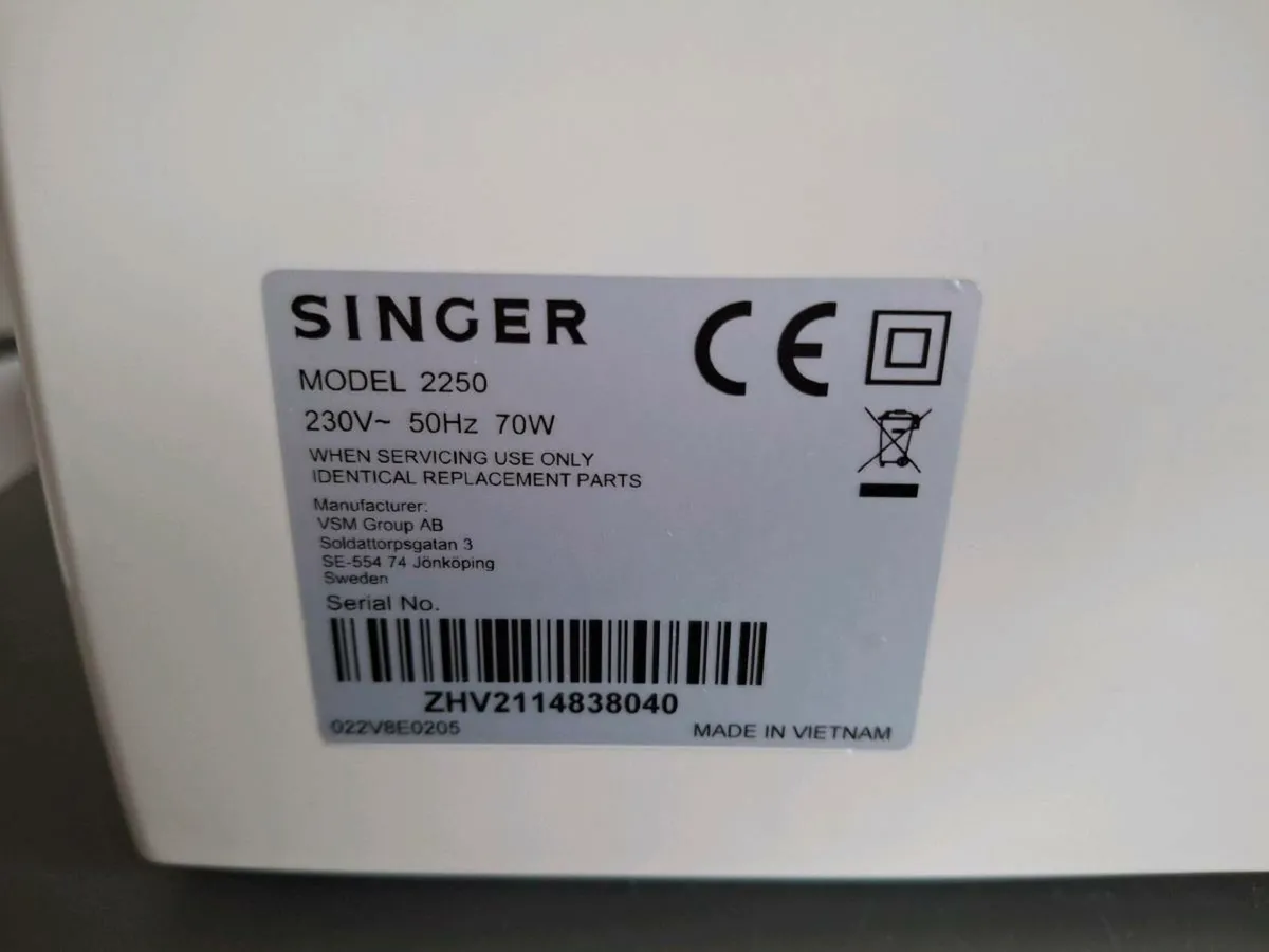 Singer Tradition 2250 Swing Machine - Image 2