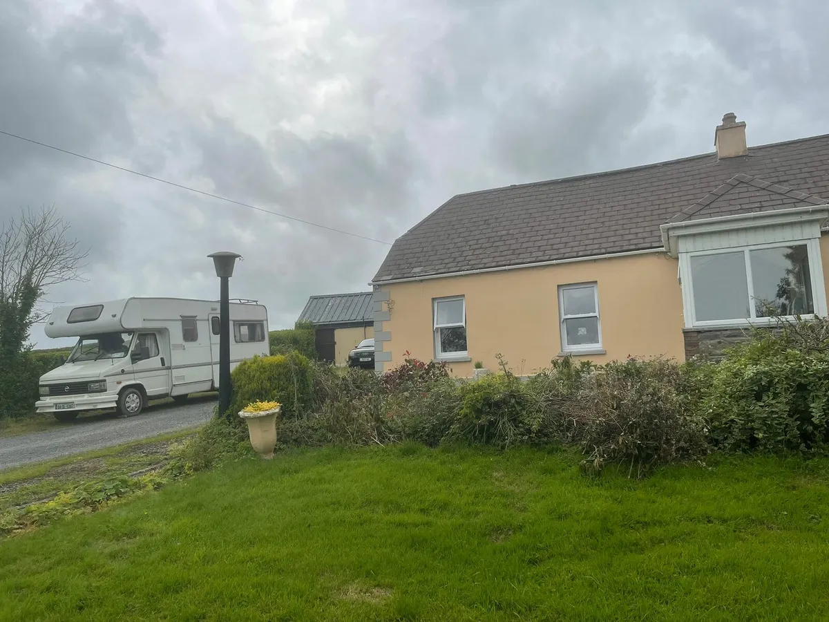 Camper van - Image 1