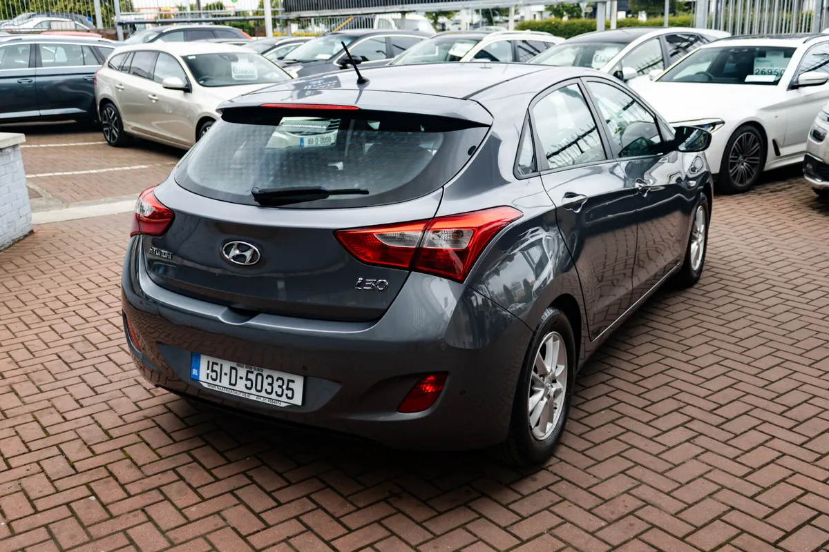 Hyundai i30 1.4 ACTIVE 100BHP 5DR HATCHBACK 1OWNER - Image 3