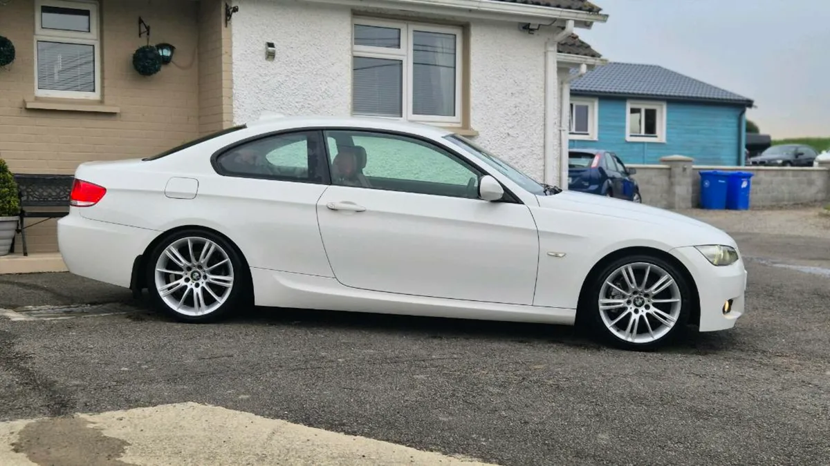 Bmw 320D m-sport - Image 2