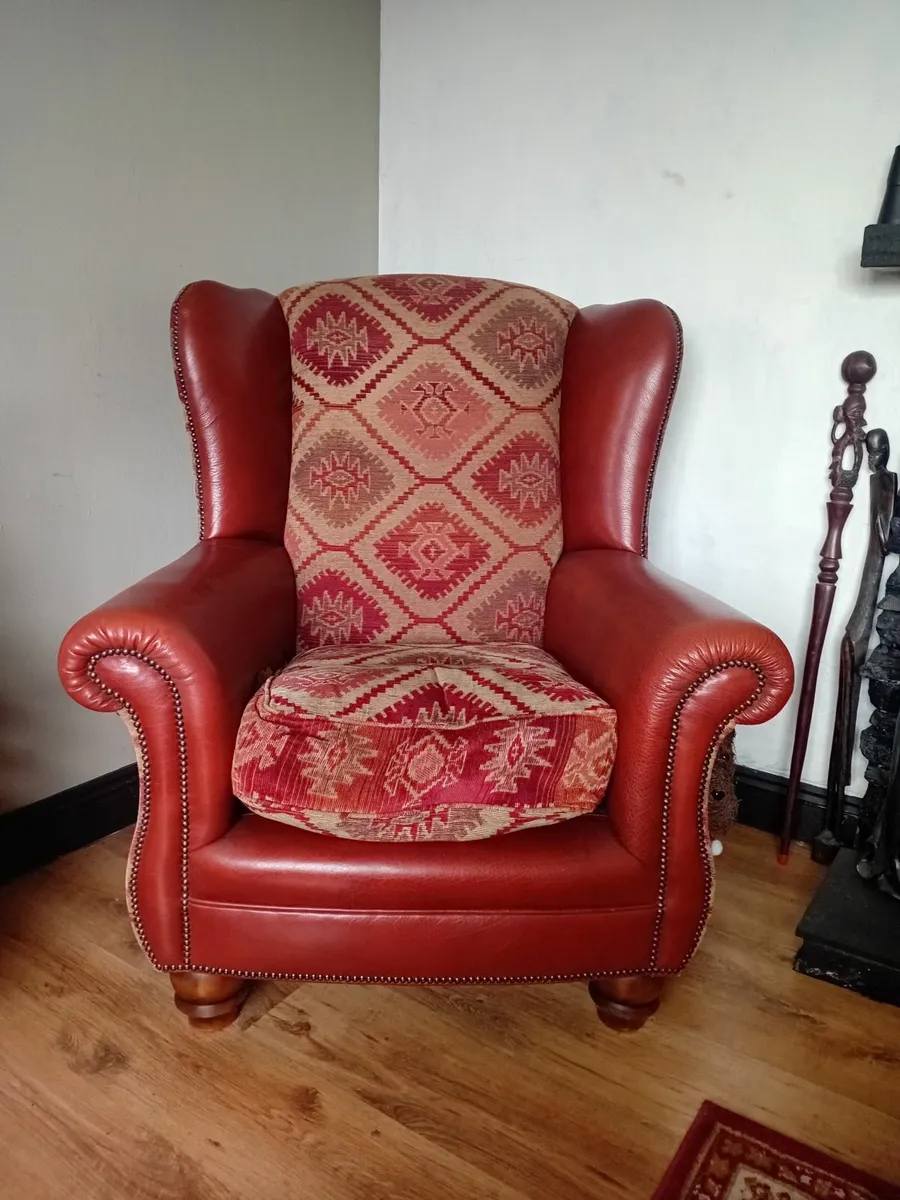 Tetrad lounge suite - Image 1