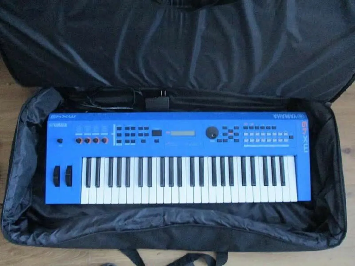 Yamaha MX49BU 49-Key Keyboard (Blue) + Gig Bag - Image 1