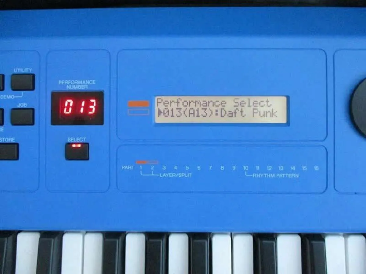 Yamaha MX49BU 49-Key Keyboard (Blue) + Gig Bag - Image 2