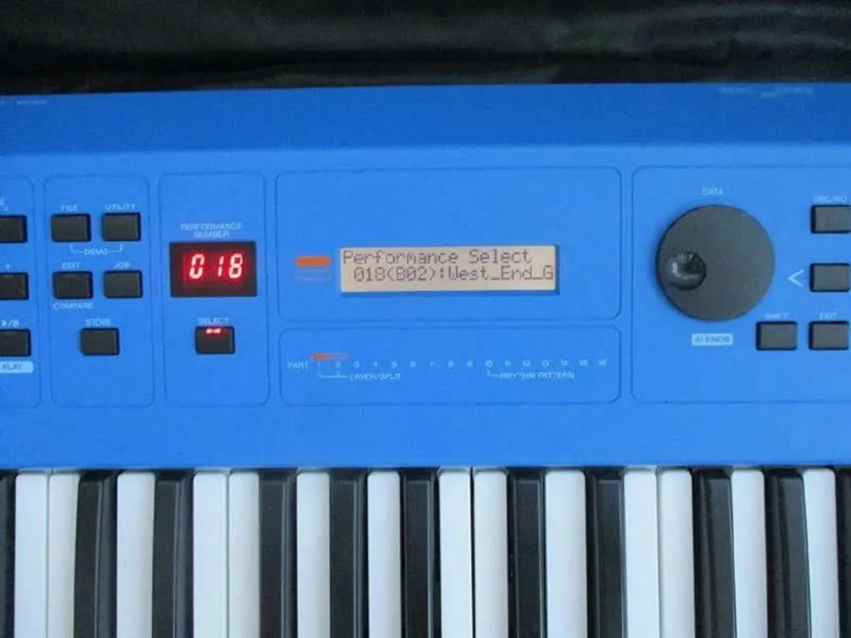 Yamaha MX49BU 49-Key Keyboard (Blue) + Gig Bag - Image 3