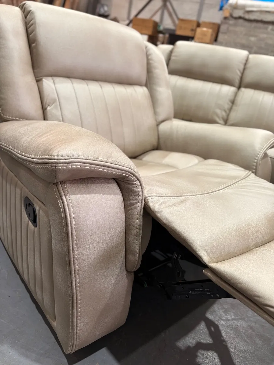 Luxury recliners with console and cup holders - Image 3