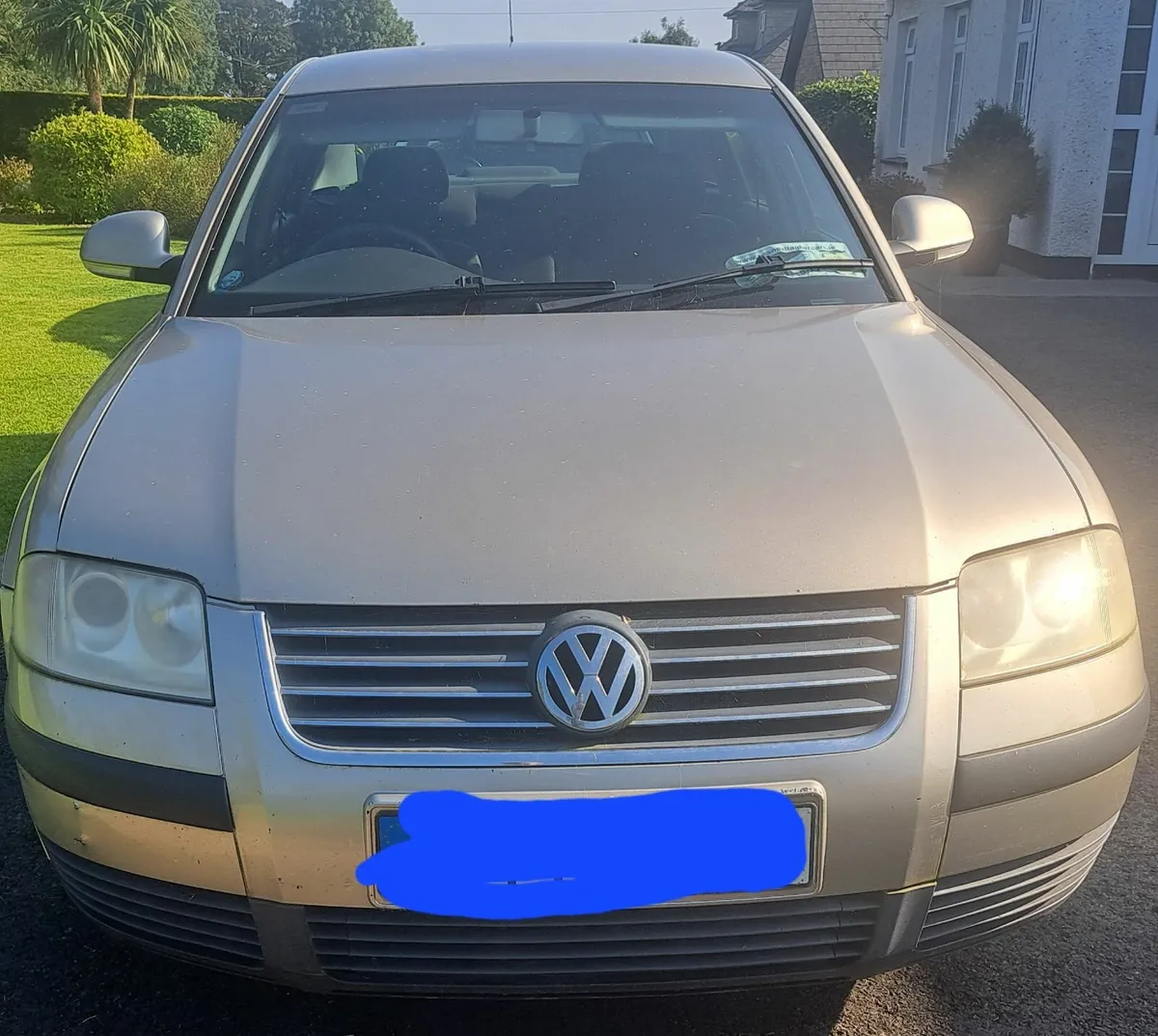 Volkswagen Passat 2004 - Image 2
