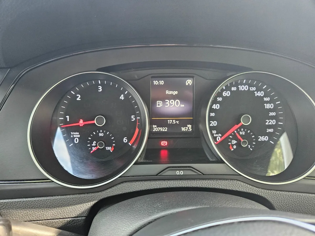 Volkswagen Passat 2016 - Image 4