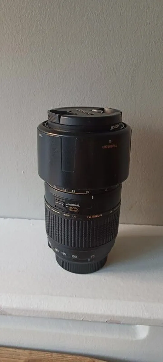 Nikon D3000 camera plus extras - Image 2