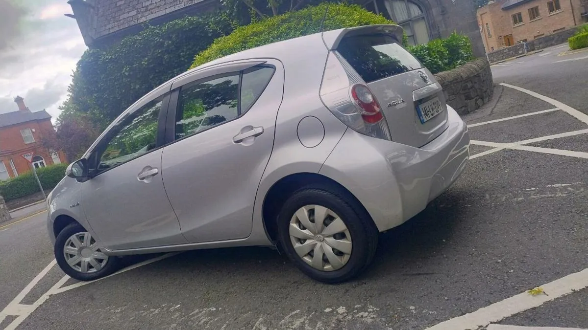 TOYOTA AQUA HYBRID~TAX & BRAND NEW NCT 10/26=€7950 - Image 4