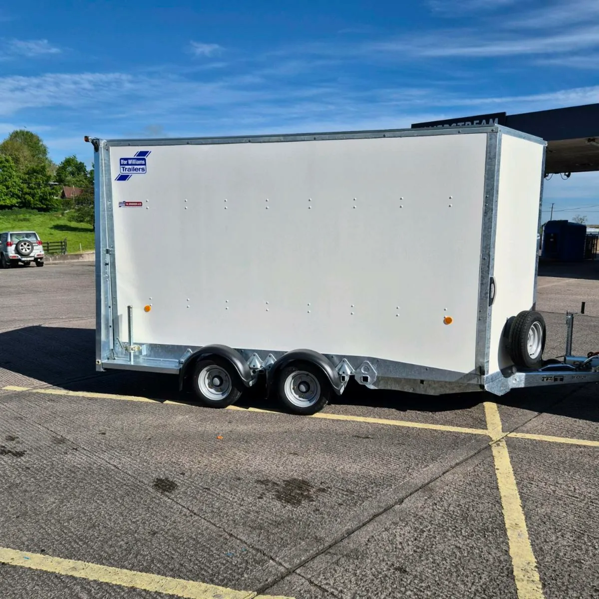 Ifor Williams box van trailer - Image 1