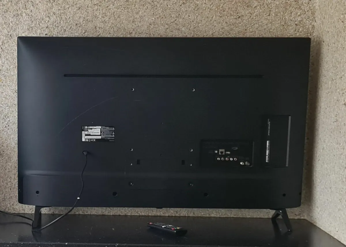LG 43UJ635V 43" 4K UHD Smart LED TV - Image 3
