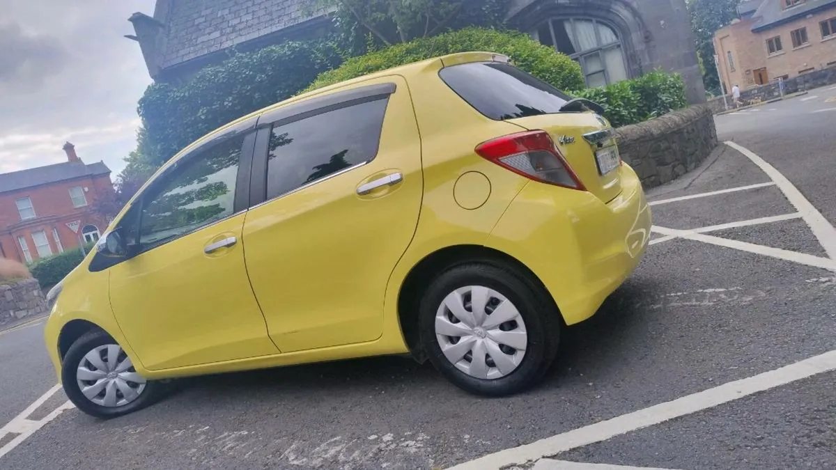 1.0 LTR MINT AUTOMATIC TOYOTA VITZ~NCT 01/26=€7450 - Image 3