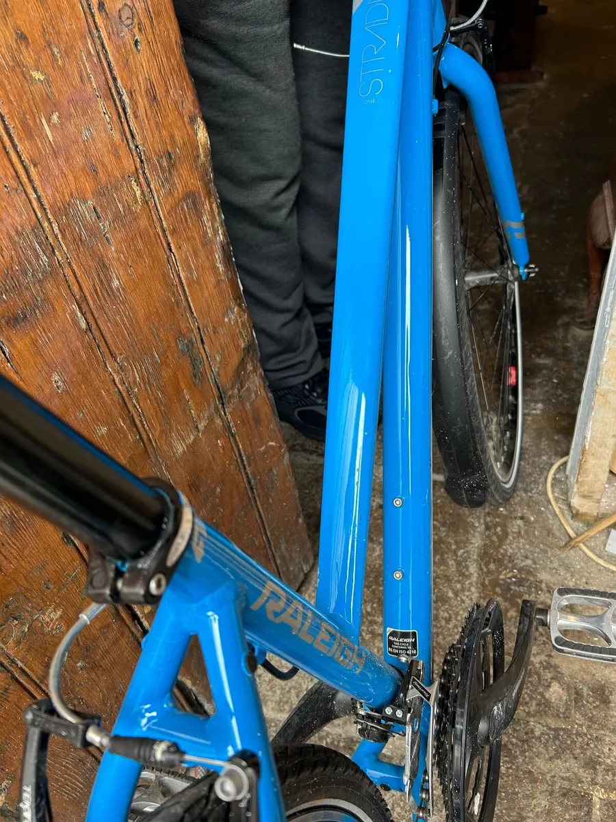 2 Raleigh Strada Bicycles for Sale as new - Image 3
