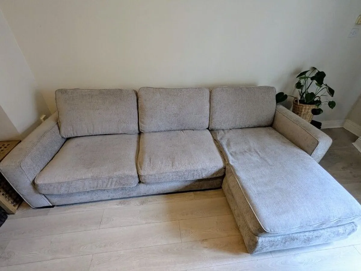 Grey sofa with right-hand chaise - Image 3