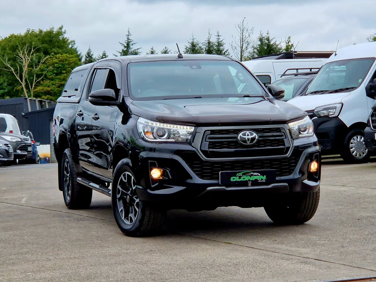 192 TOYOTA HILUX INVINCIBLE X CREWCAB - Image 4