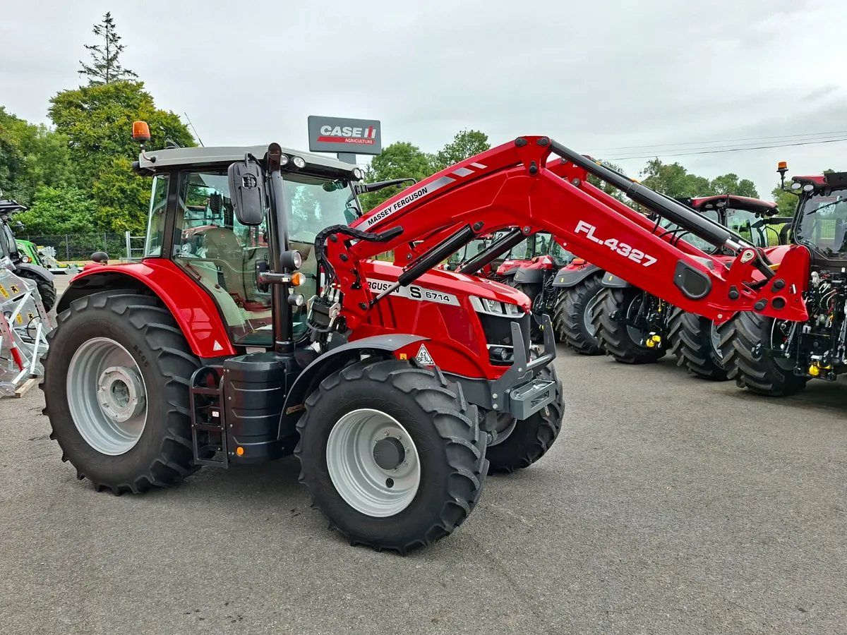 2022 MASSEY FERGUSON 6714S & LOADER - Image 2