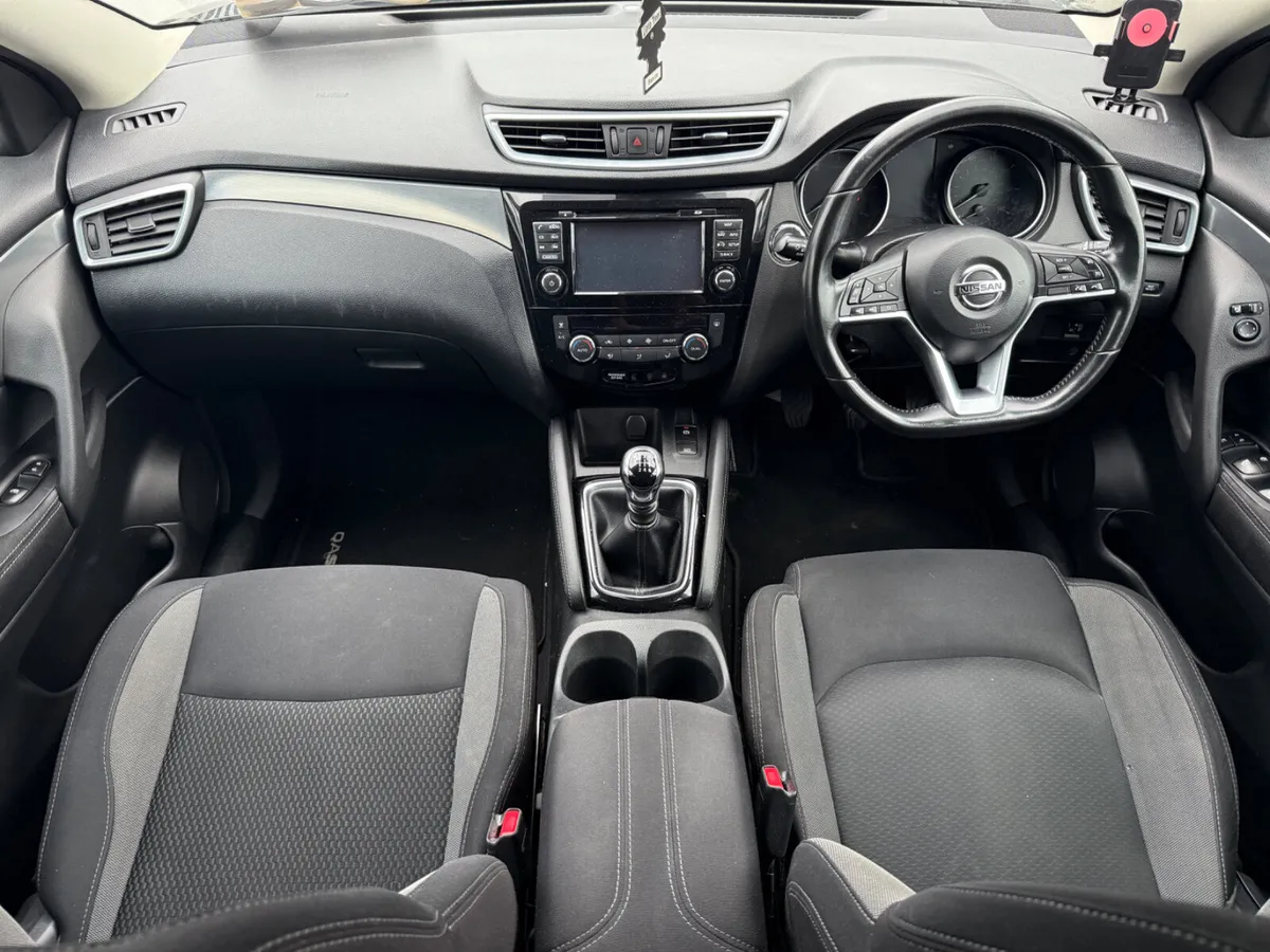 Nissan Qashqai 1.5 DIESEL LOW KMS 2018 - Image 2