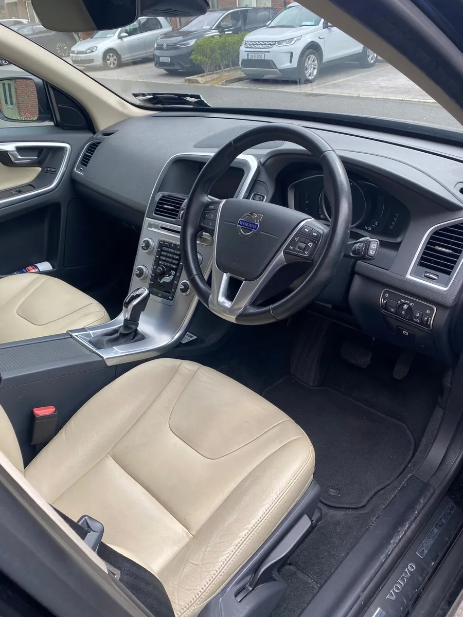 2016 Volvo XC60 D4 FWD - Low Mileage - Image 4