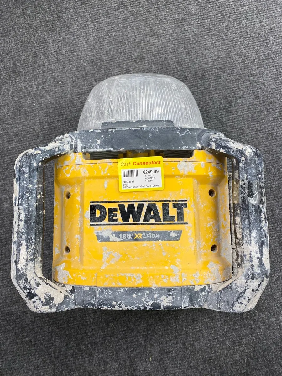 Dewalt DCL074 Light + 6Ah Battery + Charger - Image 1