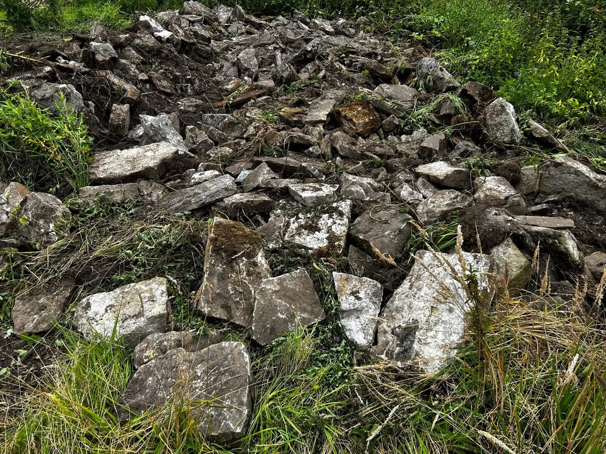 Cut stone - Image 2