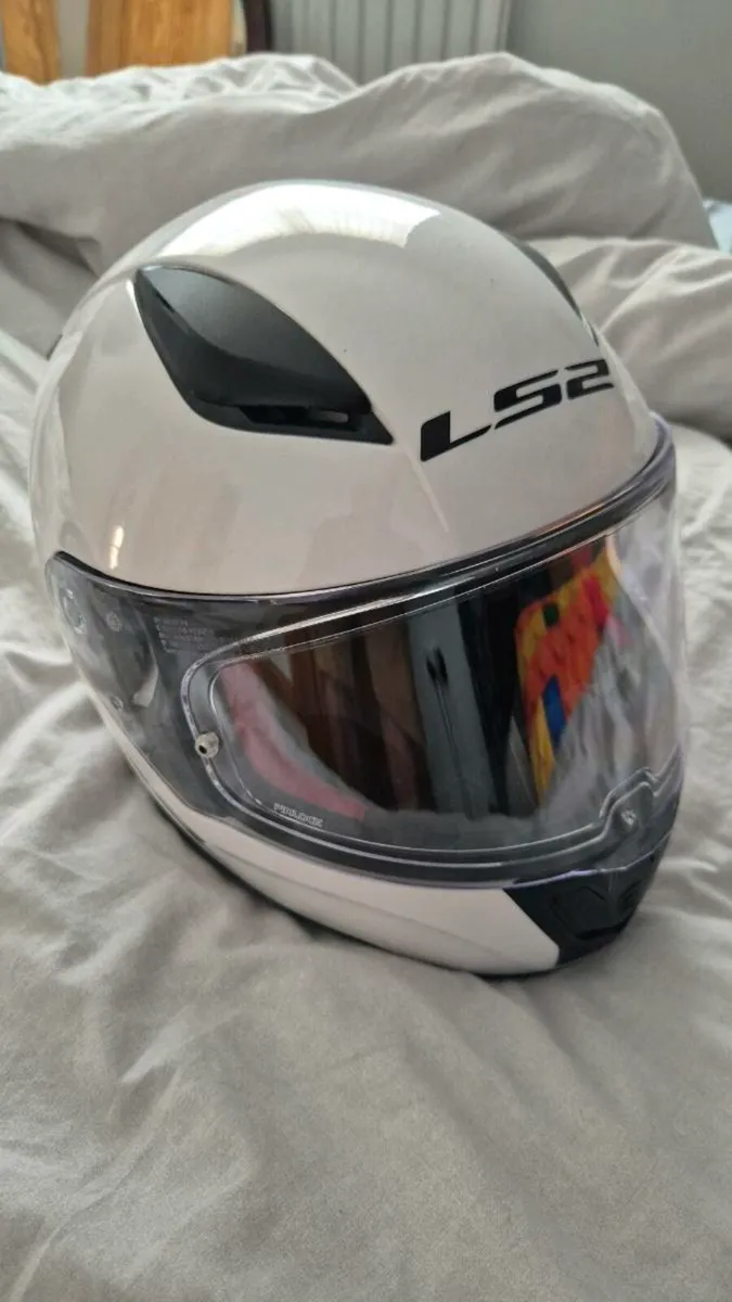 Ls2 motorbike helmet - Image 1