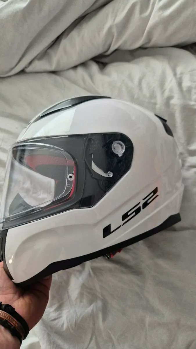 Ls2 motorbike helmet - Image 2