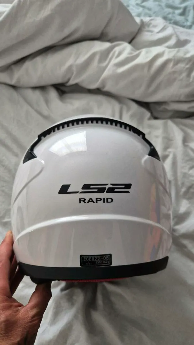 Ls2 motorbike helmet - Image 3