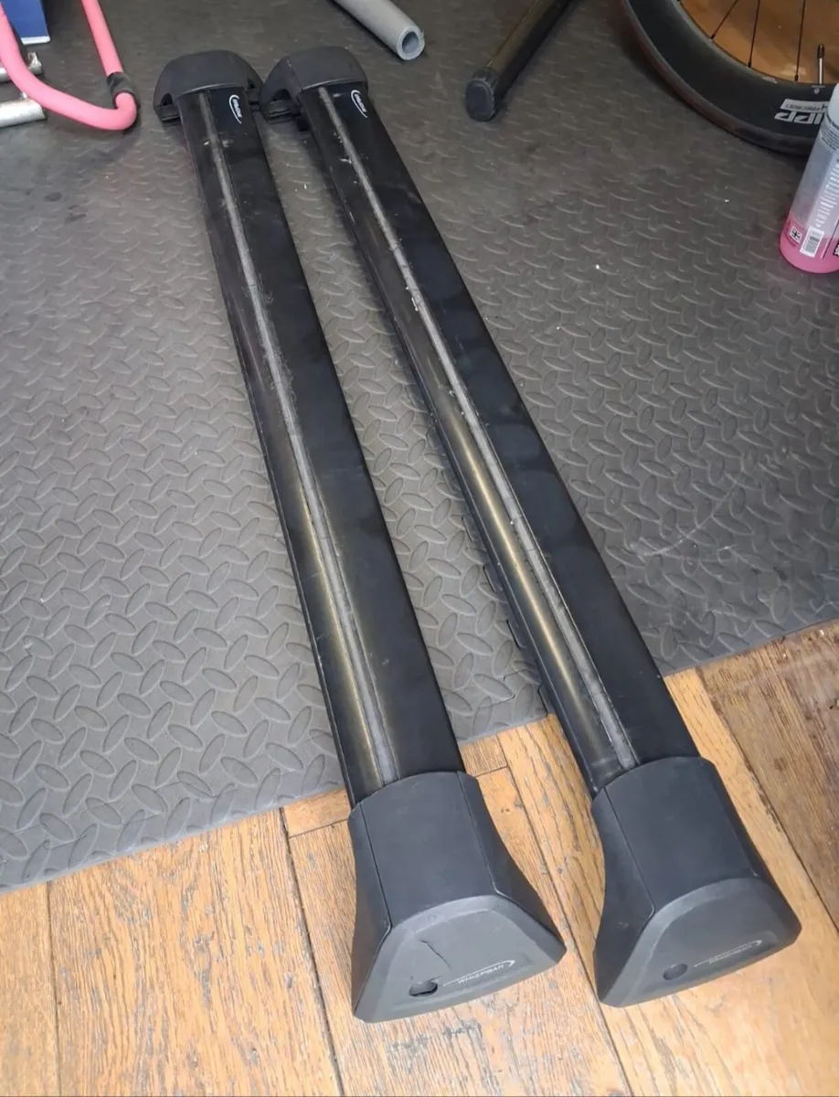 Yakima Whispbar Flush Roofbars - Image 1