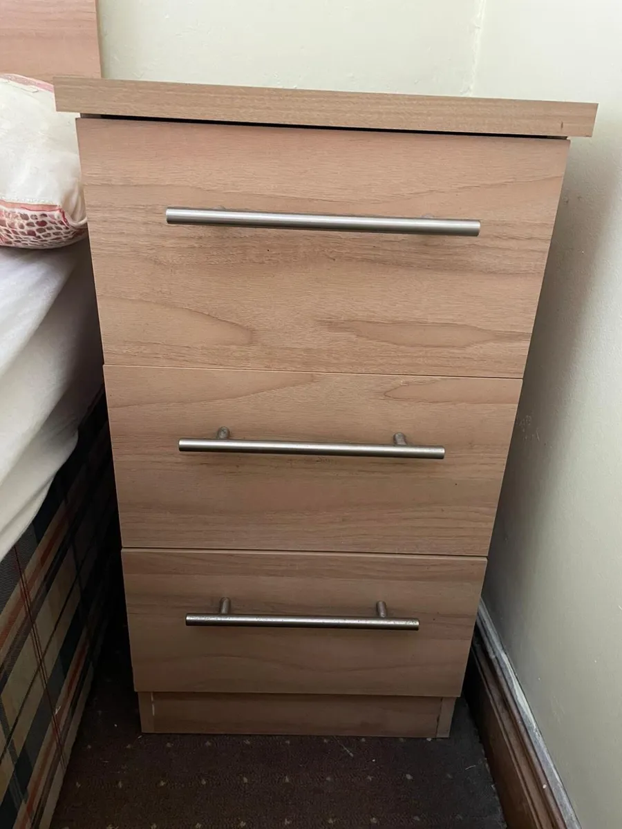 Bedroom set - Image 4