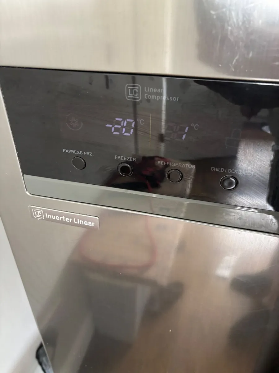 LG Fridge Freezer - Image 4