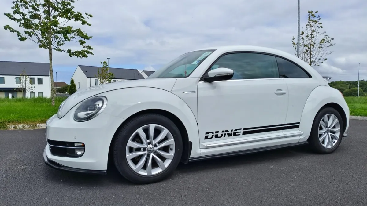Volkswagen Beetle 2015 - Image 1