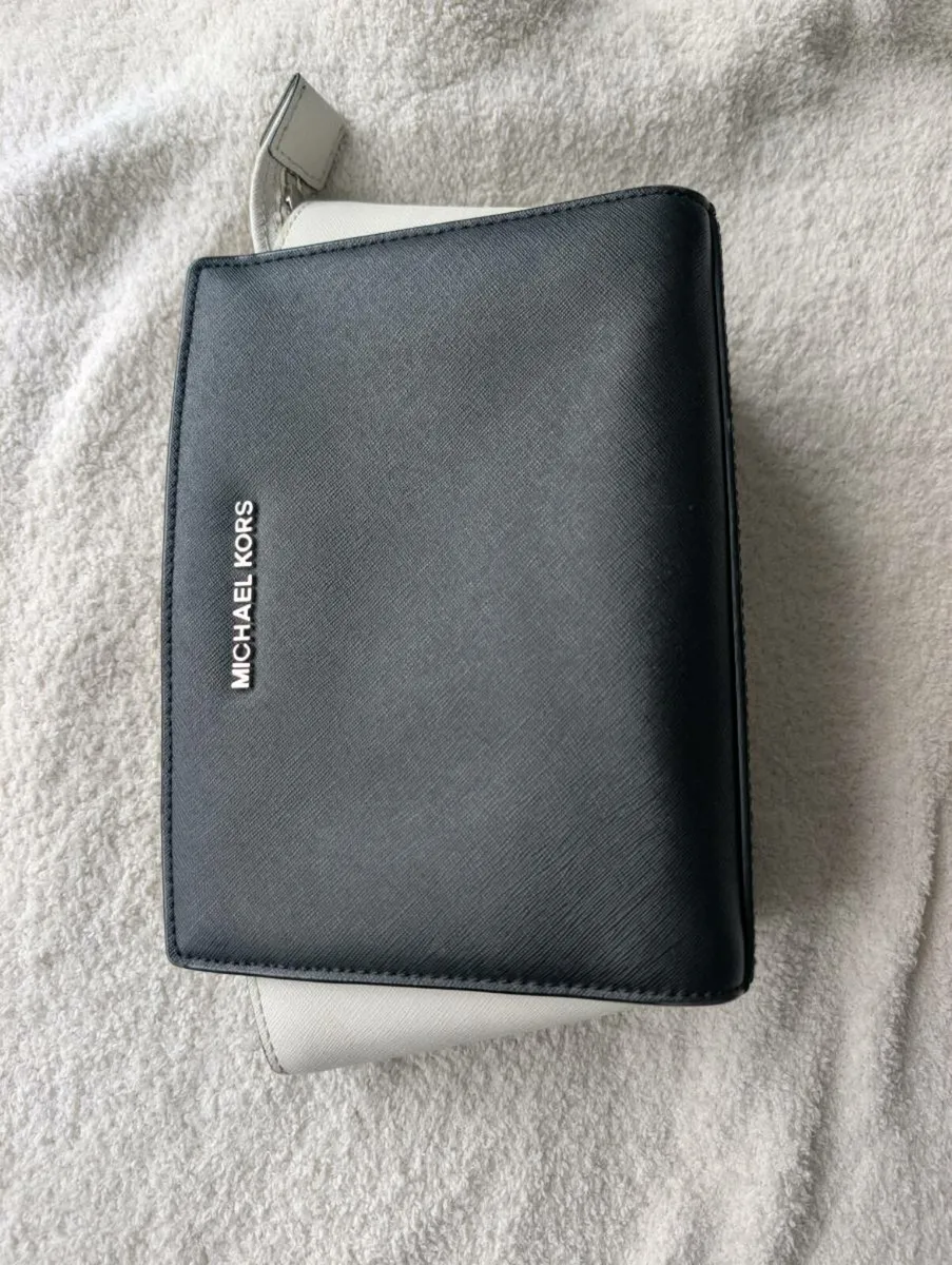 Michael Kors handbag - Image 2