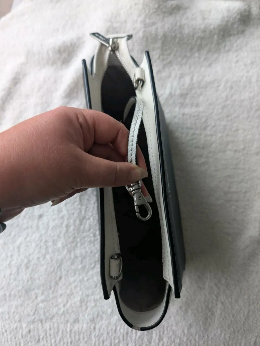 Michael Kors handbag - Image 4