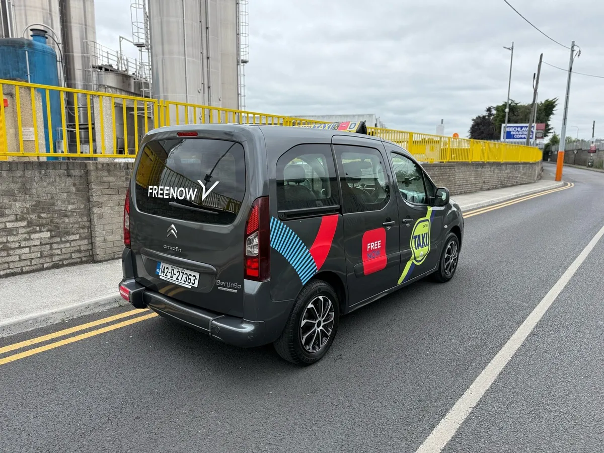 Taxi for rent Automatic wheelchair ready to go - Image 2