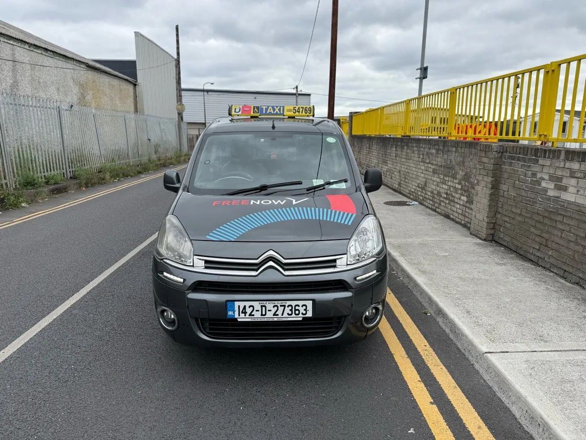 Taxi for rent Automatic wheelchair ready to go - Image 4