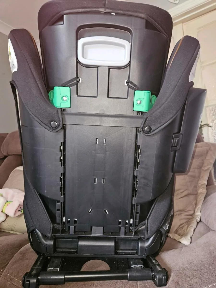 Joie Car Seat from Halfords - Image 3
