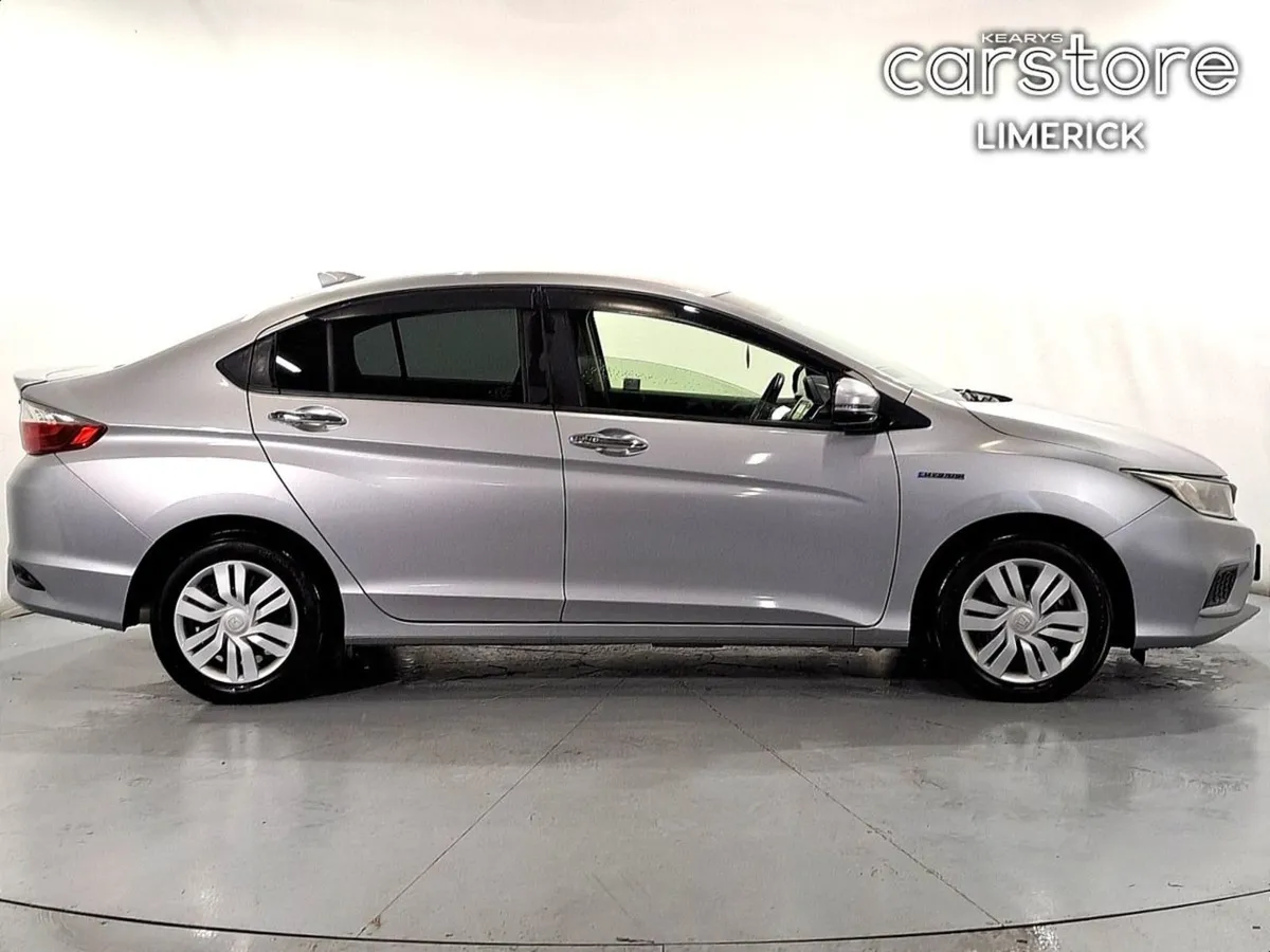 Honda Grace 1.5 PET Hybrid Auto - Image 2