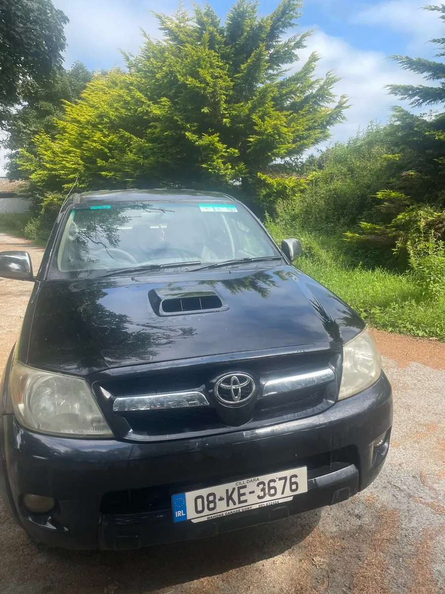 Toyota Hilux - Image 1