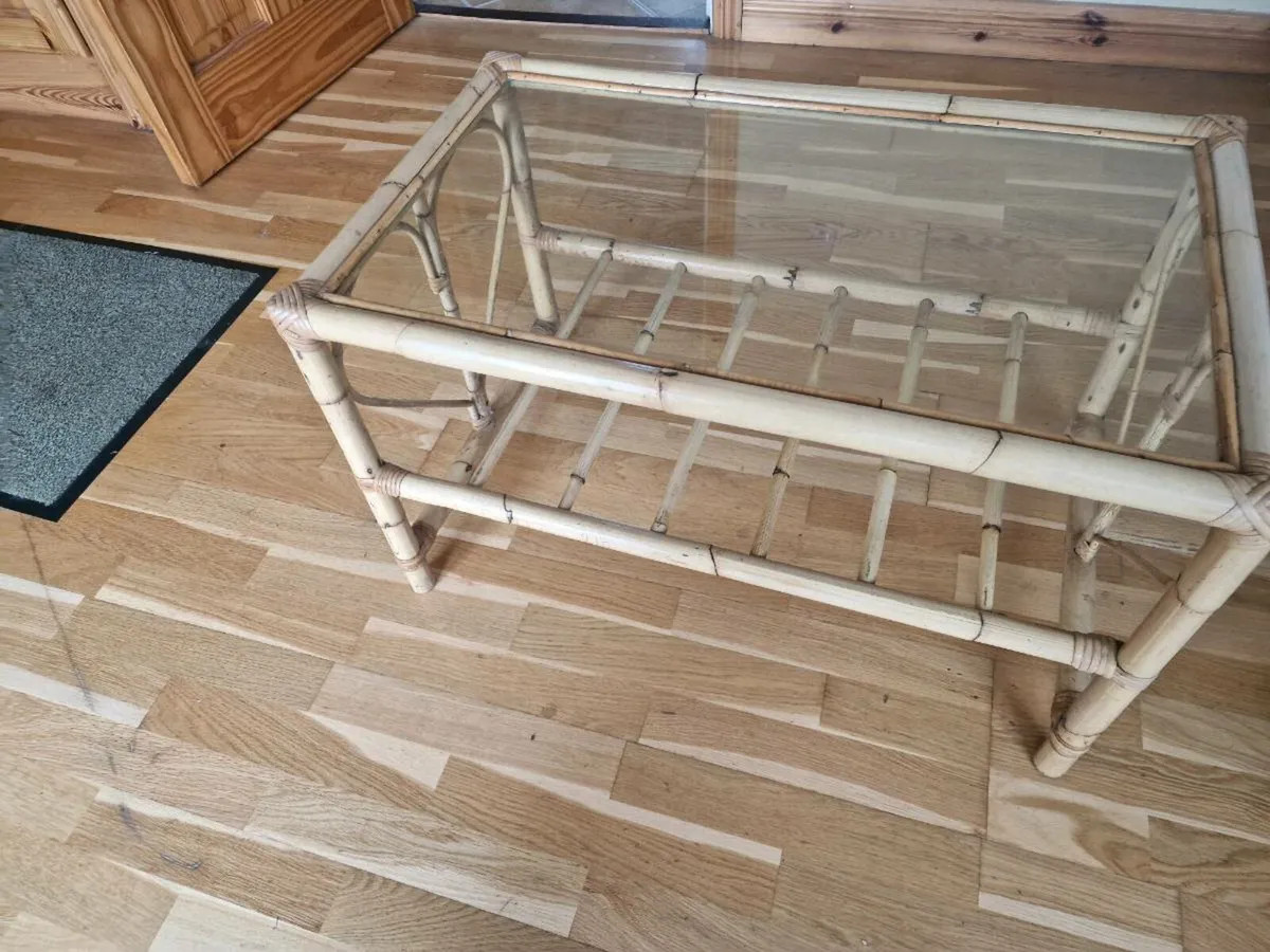 Wicker table - Image 1