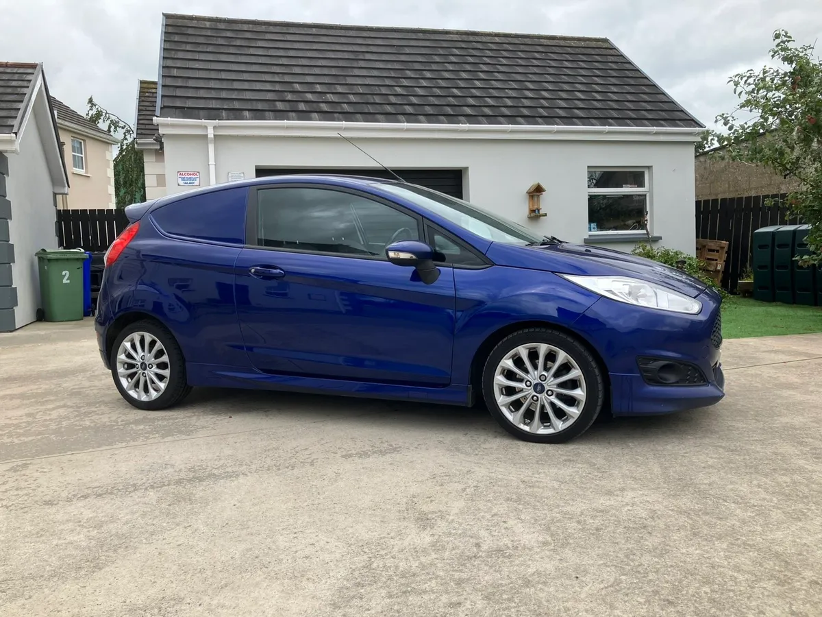 2016 Fiesta Sport Van - Image 3