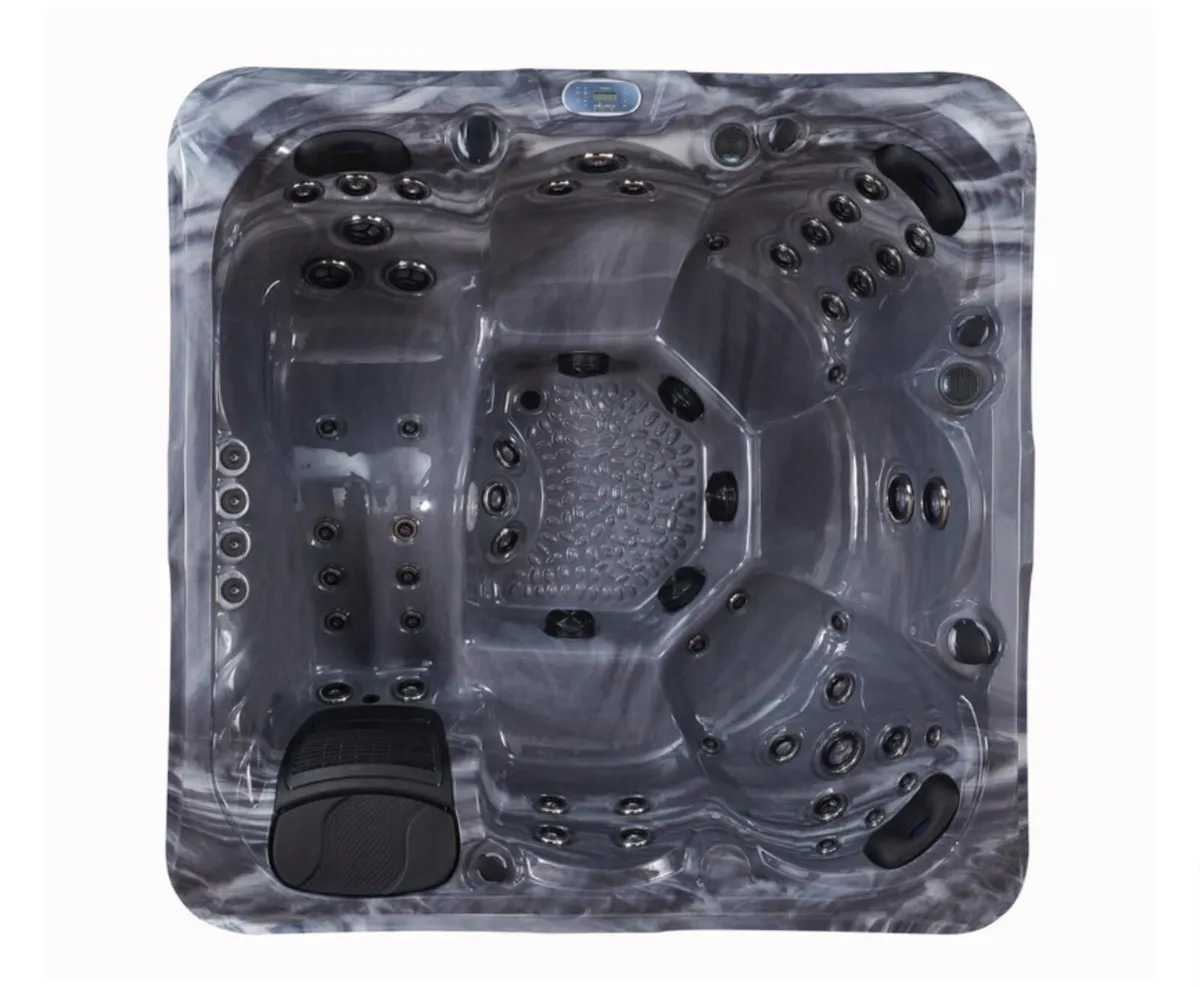 Free Delivery - New Vela 6 Person Hot Tub - Image 4