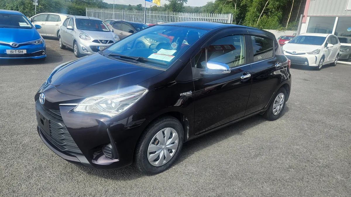 2017 Toyota Vitz - Image 3