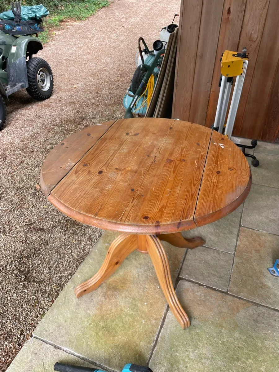 Pine table - Image 1