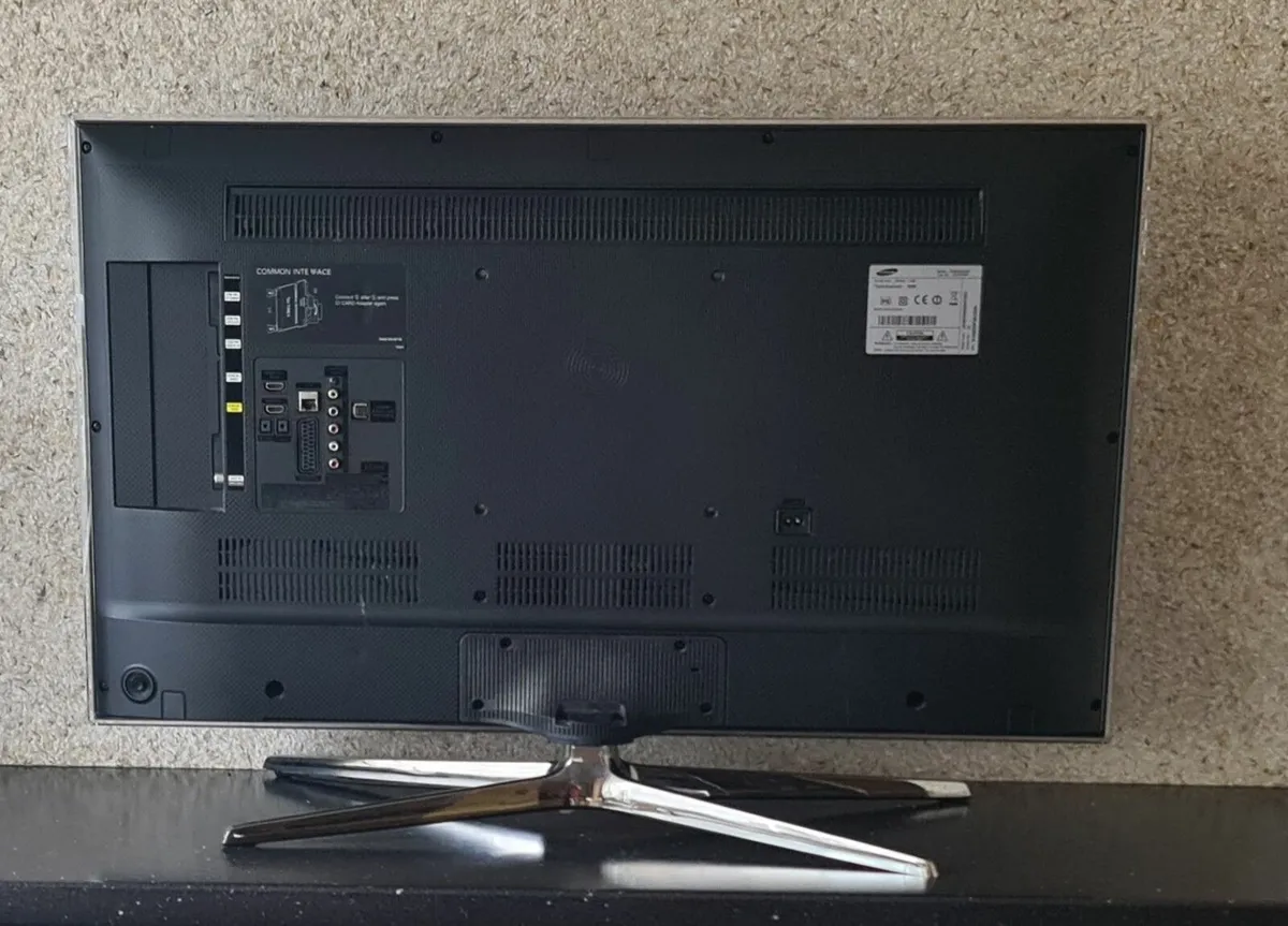 Samsung UE40H6400 6 Series - 40 LED-backlit LCD TV - Image 4