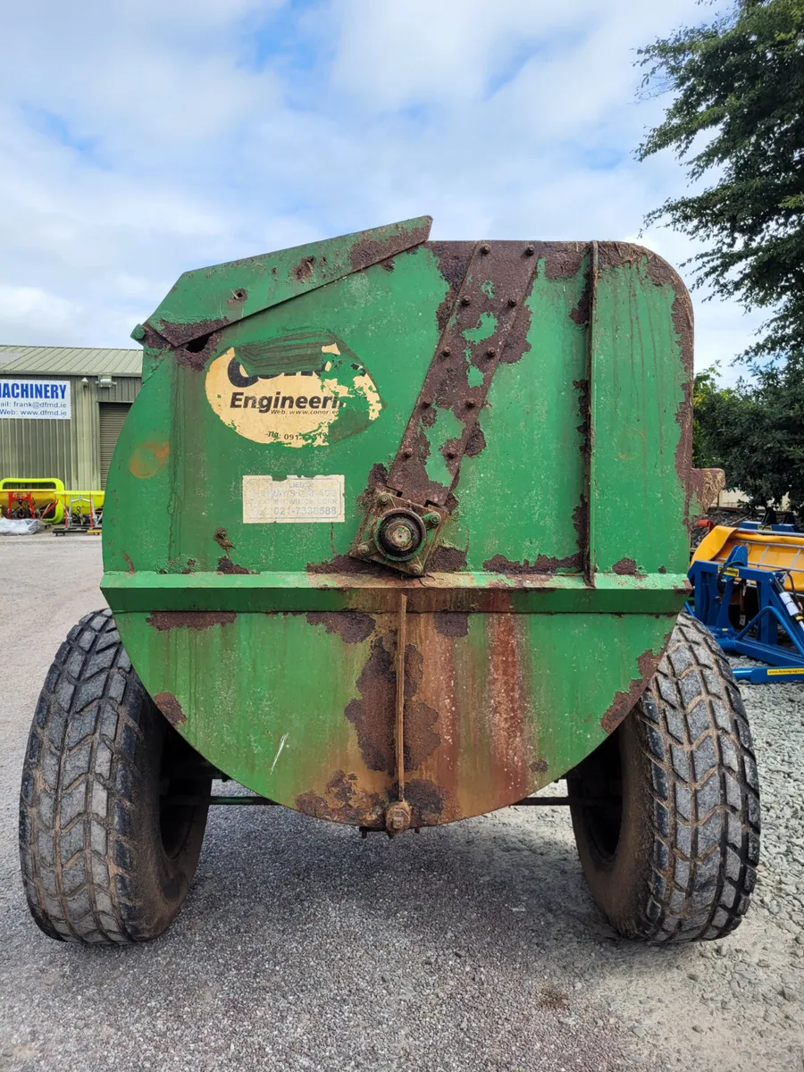 Conor 6.5 cubic yard Side Spreader - Image 2
