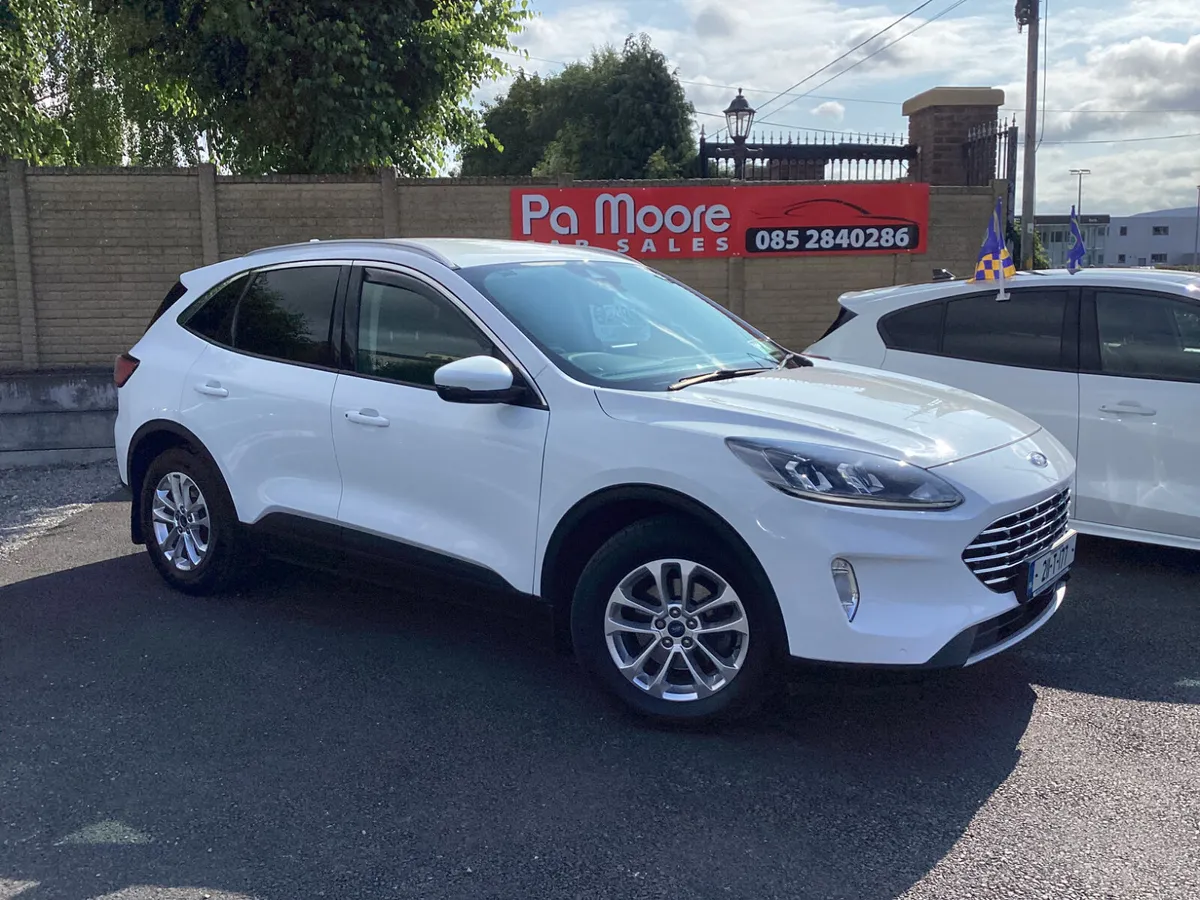 Ford Kuga ** ONLY 130KMS * TITANIUM - Image 2